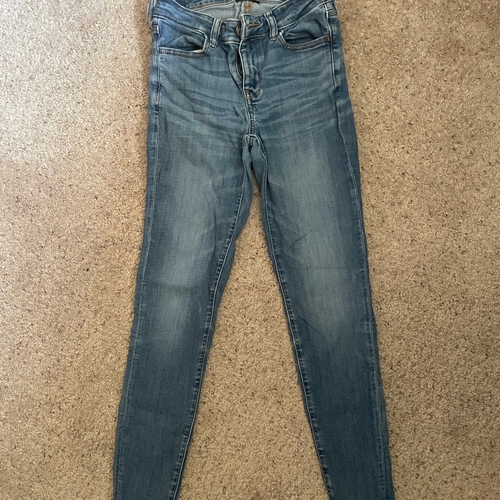 American Eagle Outfitters Light Blue Skinny Jeans